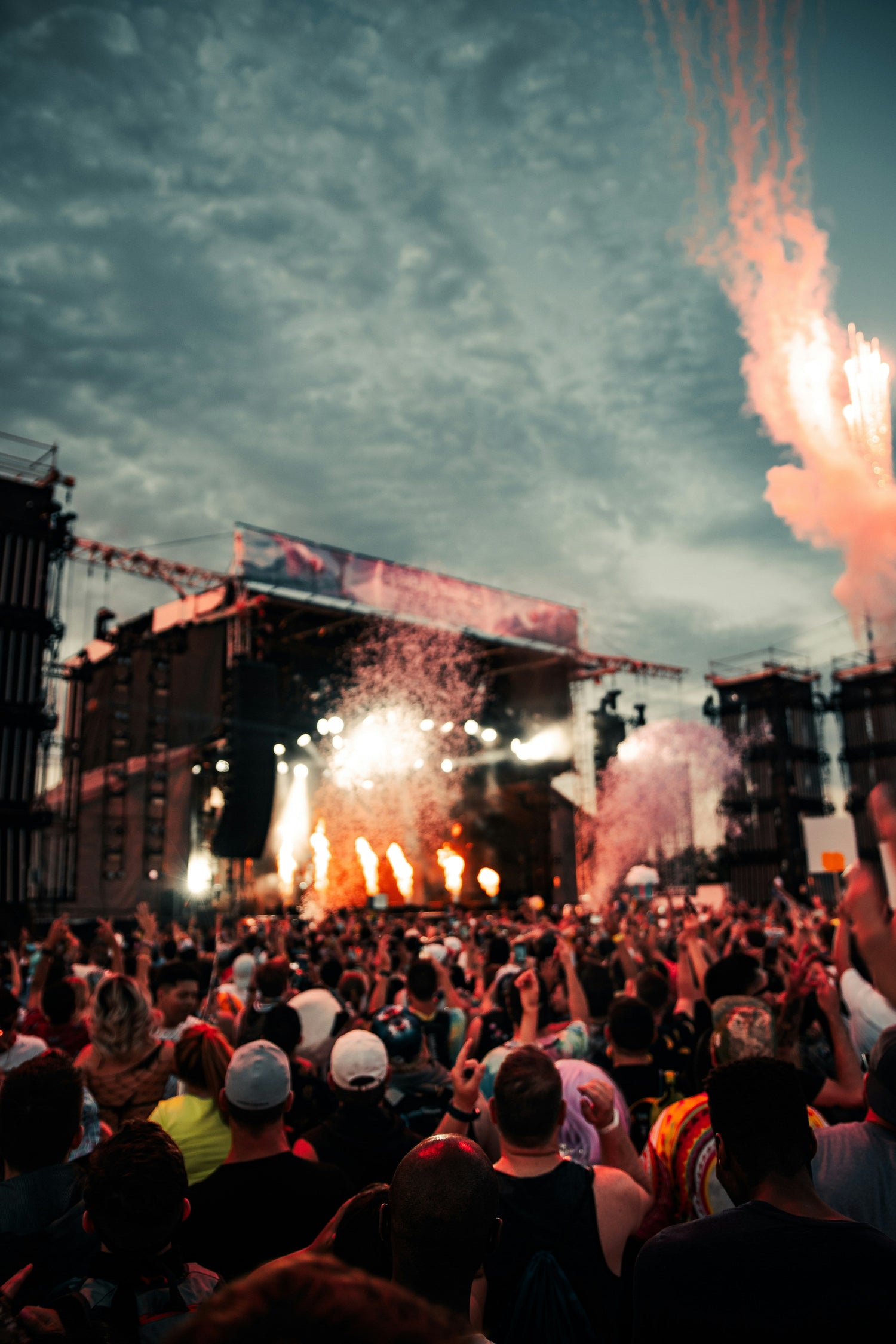 FESTIVAL